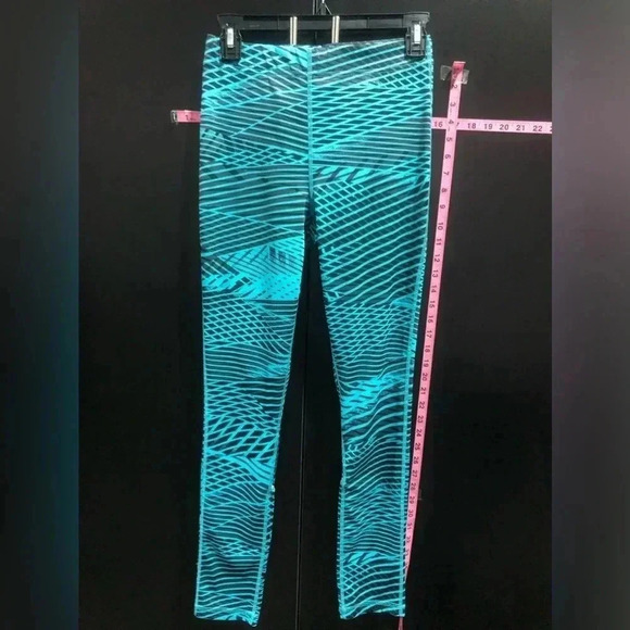 Xersion High Waist Full length, fitted,athletic,zipper back pocket,geo pattern - Picture 1 of 10